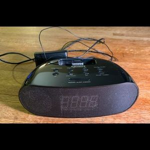 Universal Docking Digital Clock Radio for iPod & iPhone